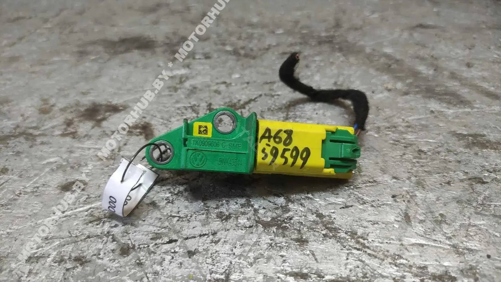 Датчик удара 1K0909606C
