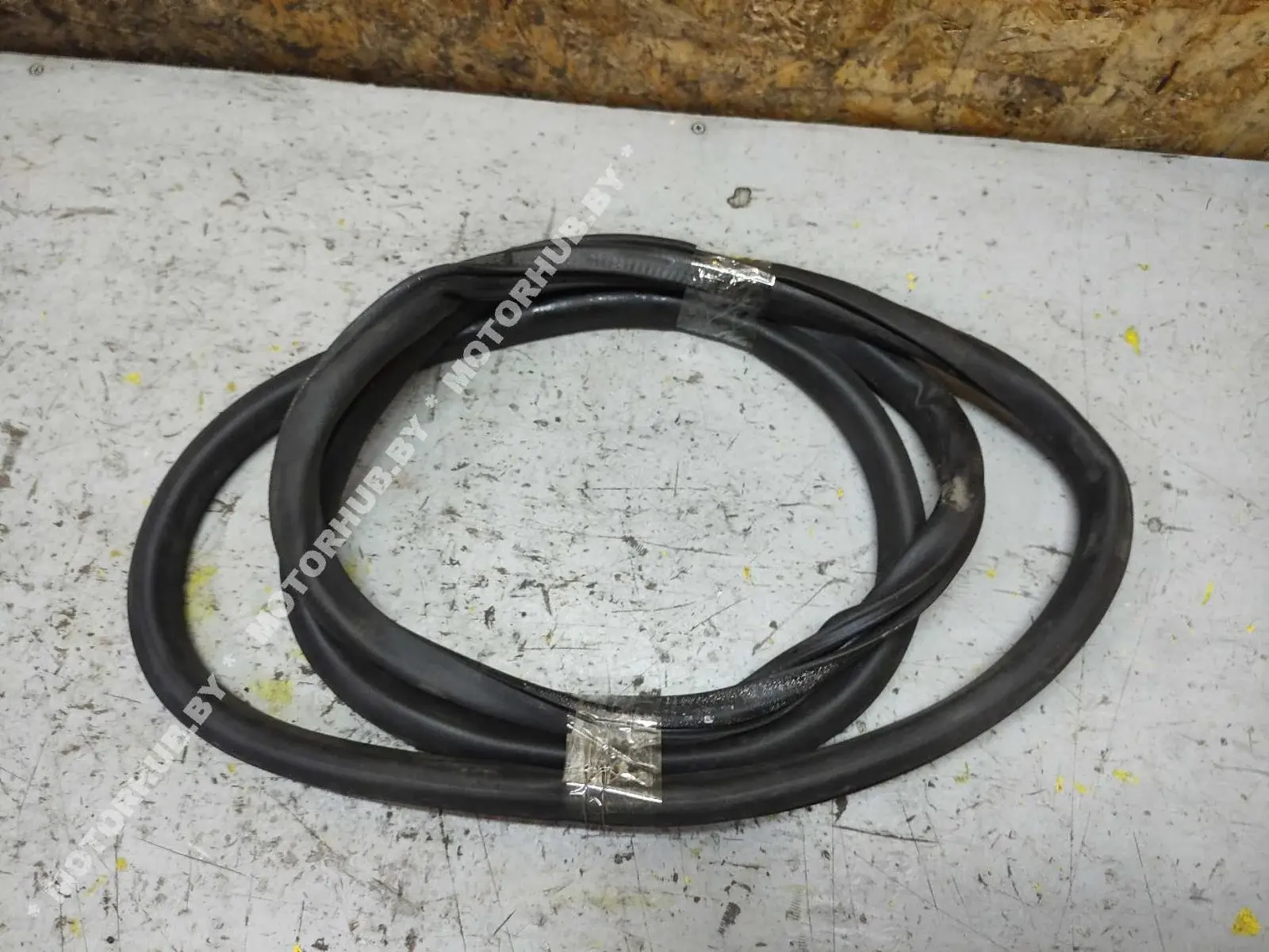 Уплотнитель двери 5N0867911