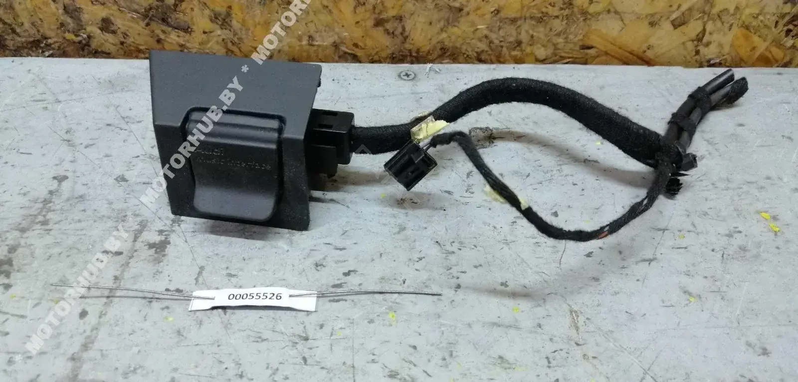 Разъем AUX / USB 4F0035727