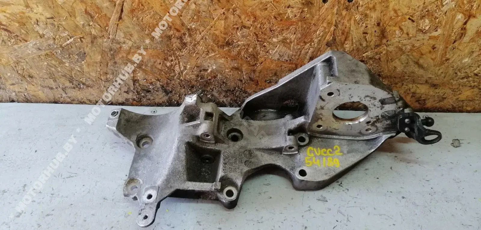 Кронштейн двигателя 03L903143D