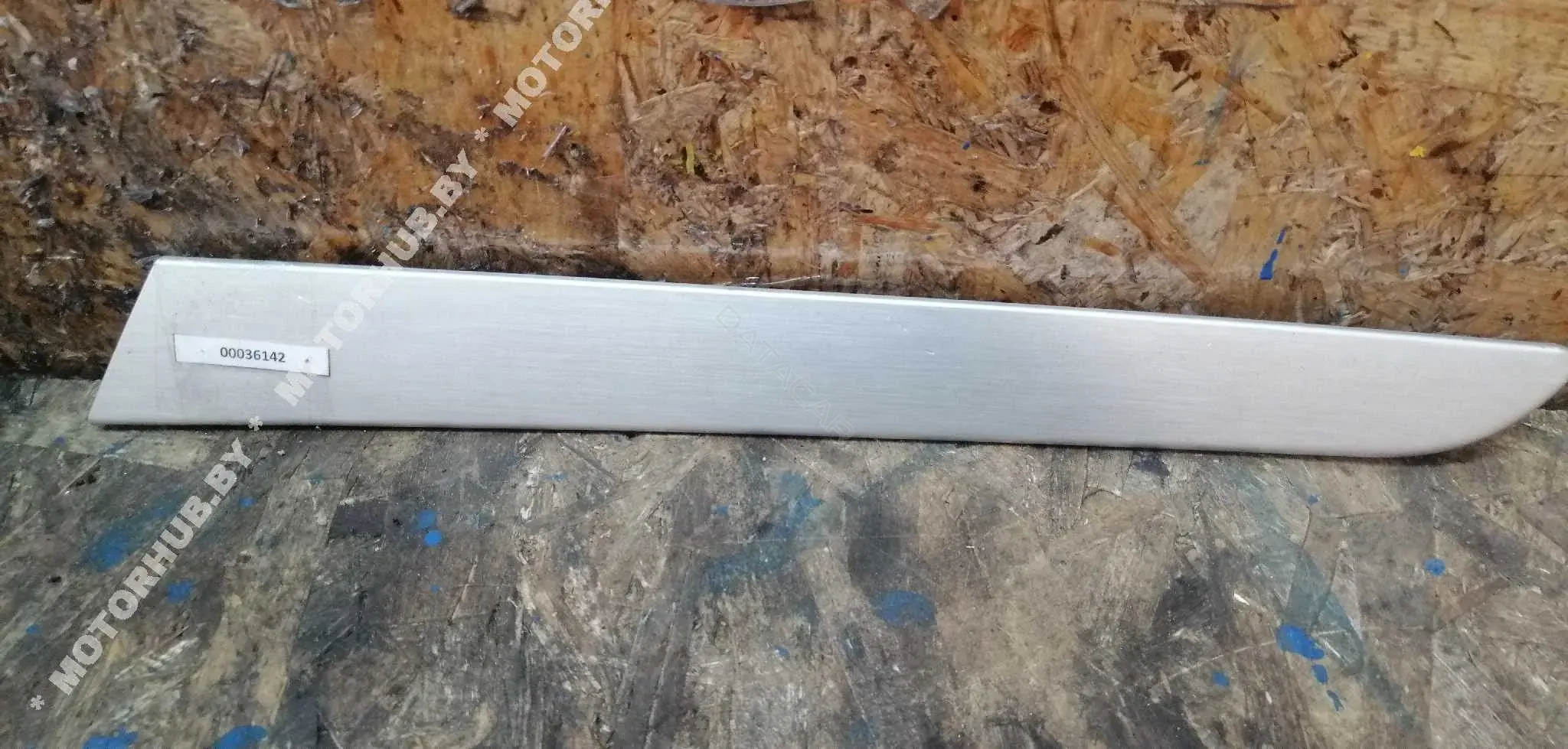 Накладка двери 4F0867420