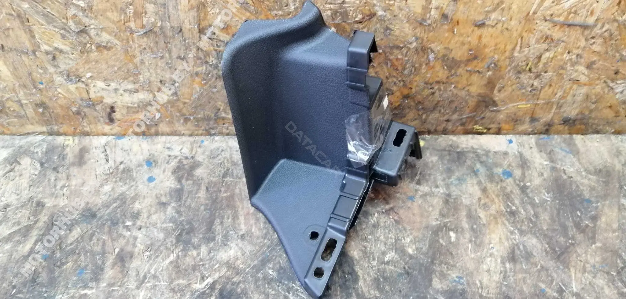Пластик салона 8V0863424
