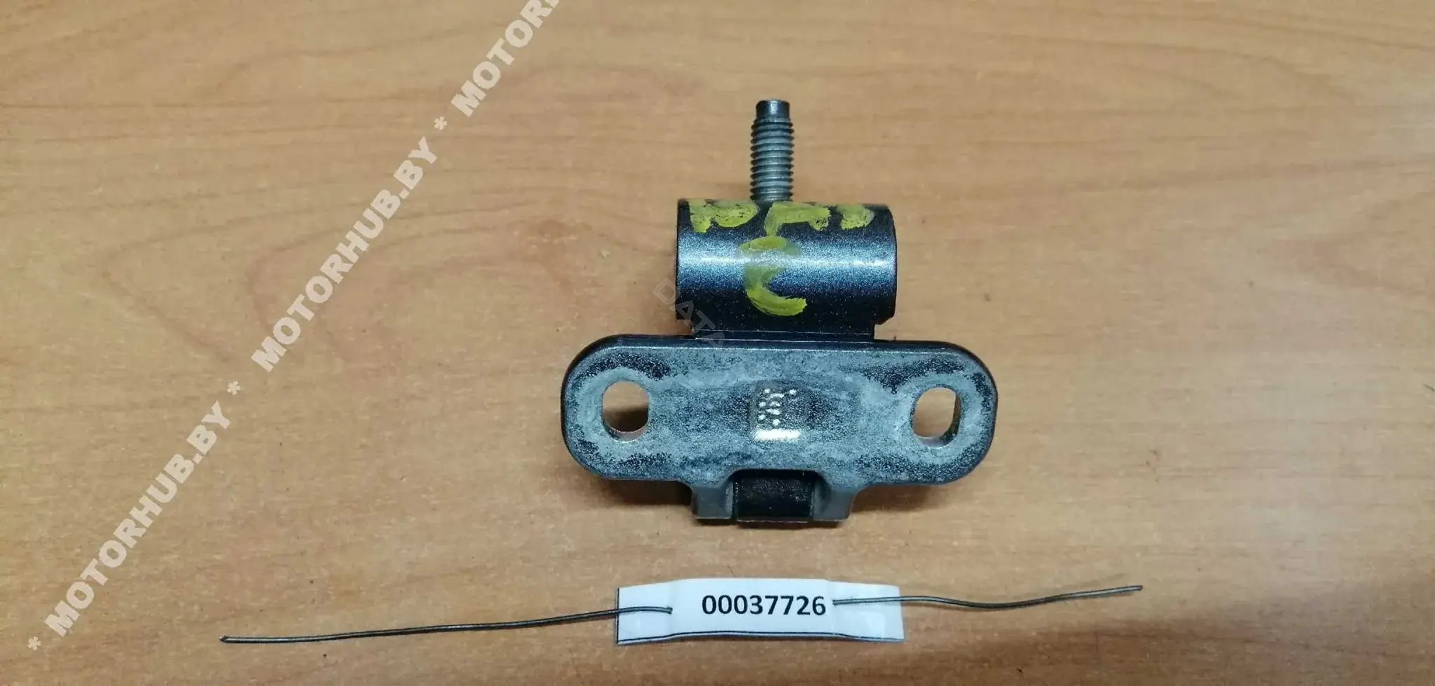 Петля крышки багажника 8V3827299B