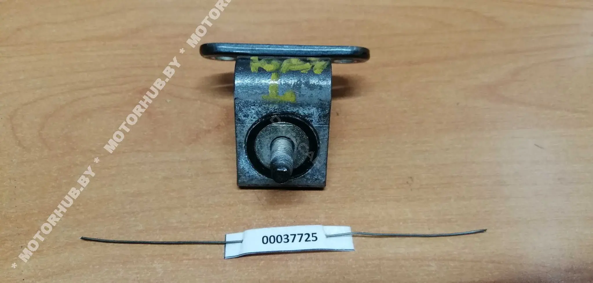 Петля крышки багажника 8V3827299B