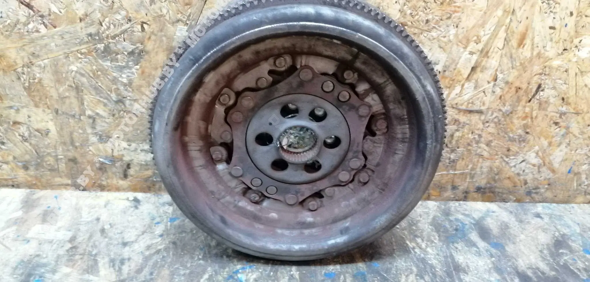 Маховик 03L105266DD