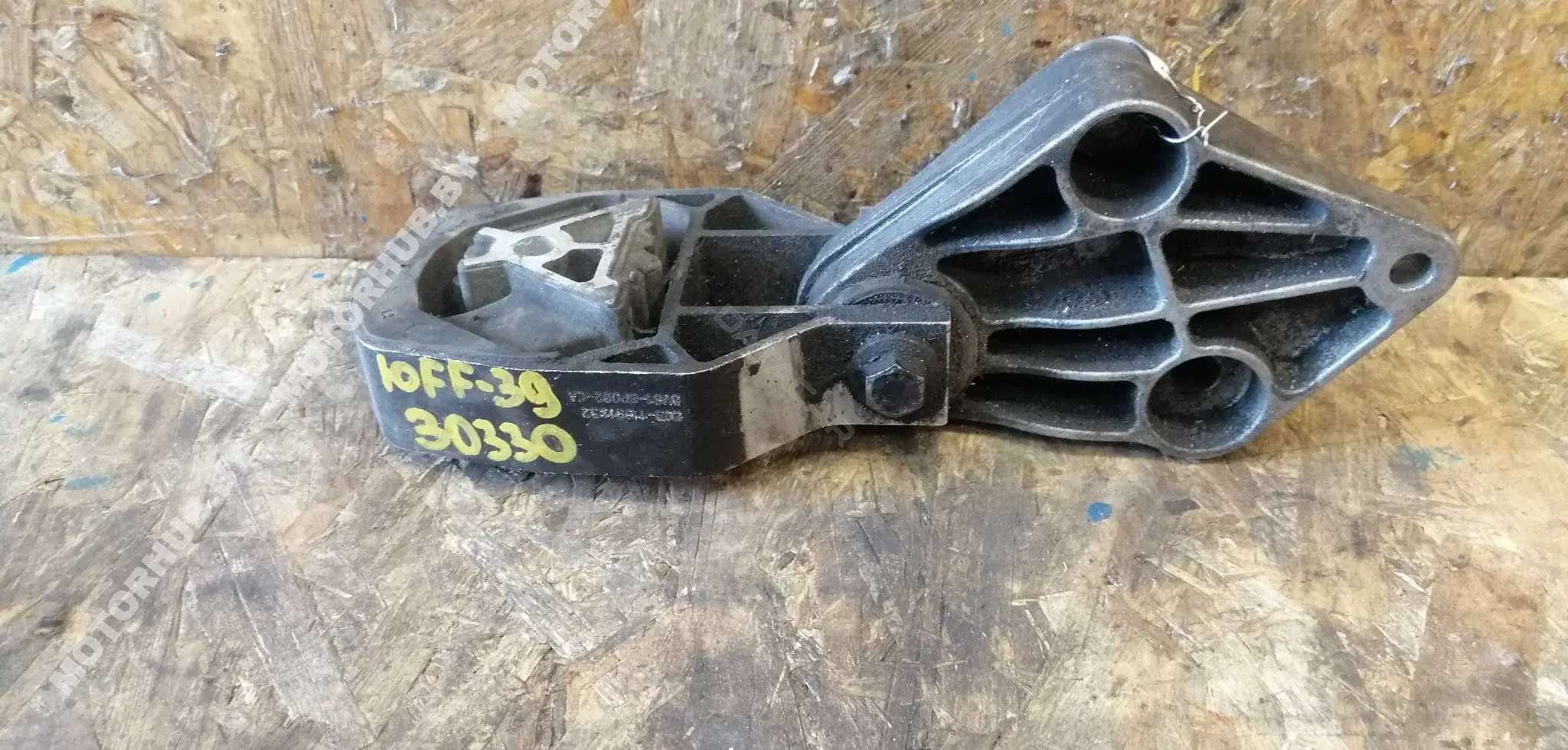 Подушка КПП BV616P082CA