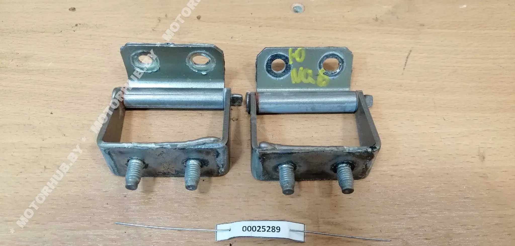 Петля крышки багажника 00025289