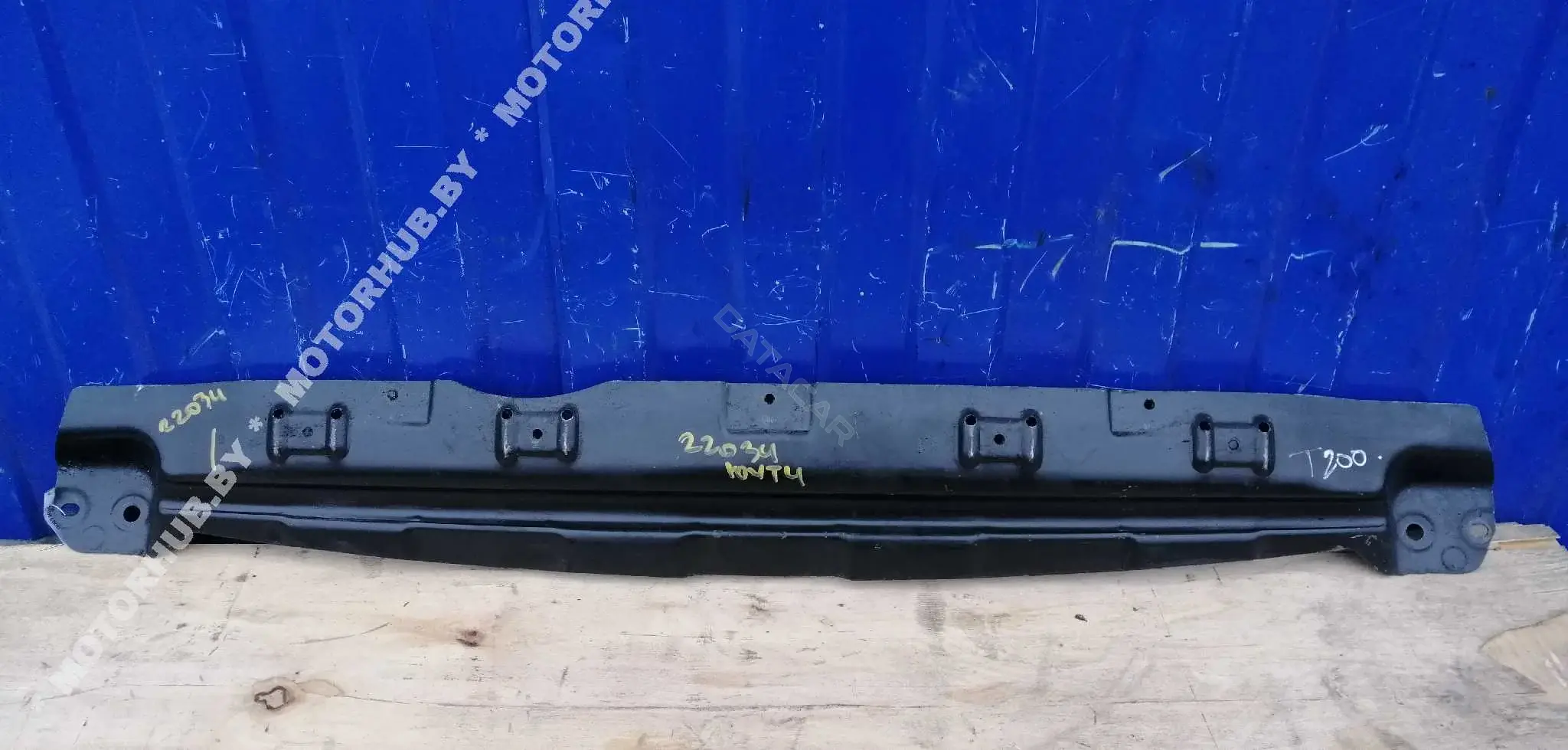 Балка под радиатор 7L0805551A