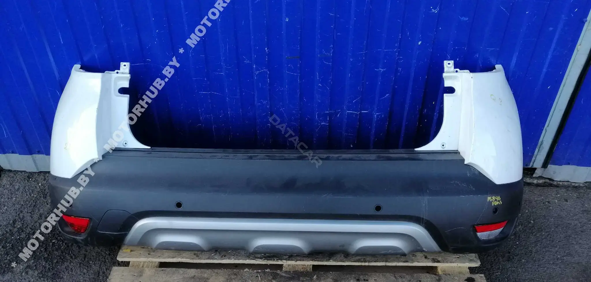 Задний бампер 850164390R, 850B25656R