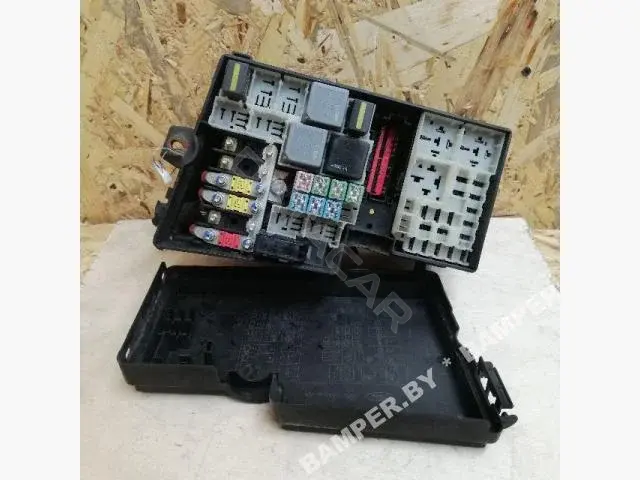 Блок предохранителей 3M5T14K733NHA