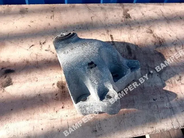 Кронштейн двигателя A2462401109