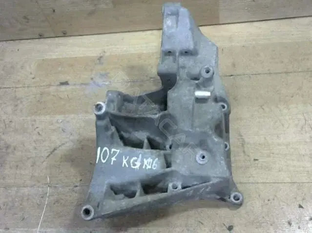 Кронштейн компрессора кондиционера R1112361330