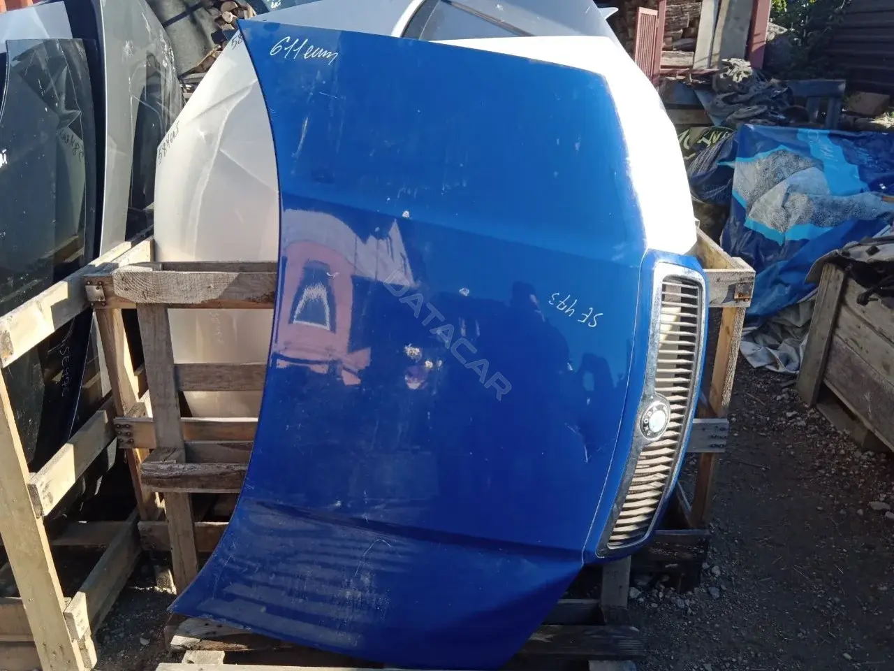 Капот 611EKT