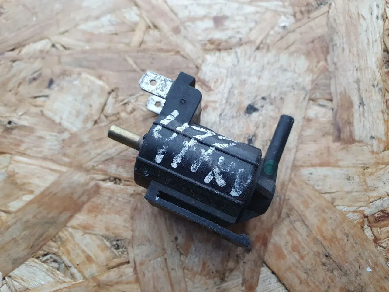 Клапан электромагнитный K5T49680