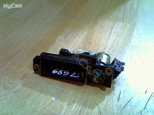 Замок крышки багажника 689ZJ