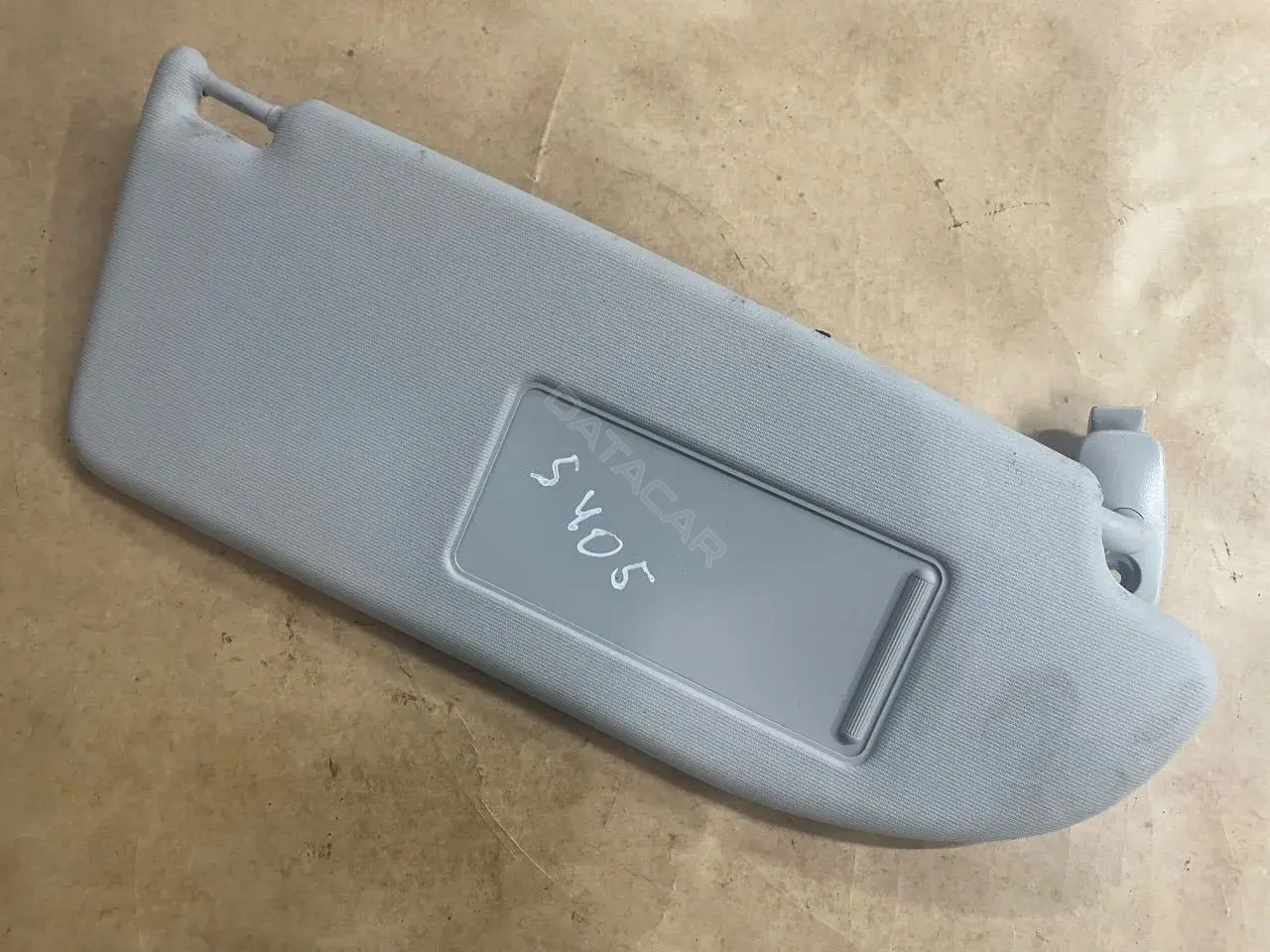 Козырек солнцезащитный 6L2857552A