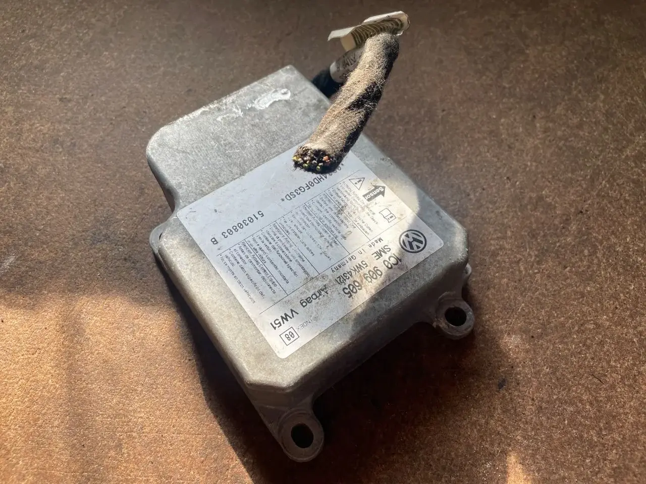 Блок управления подушками безопасности 1C0909605