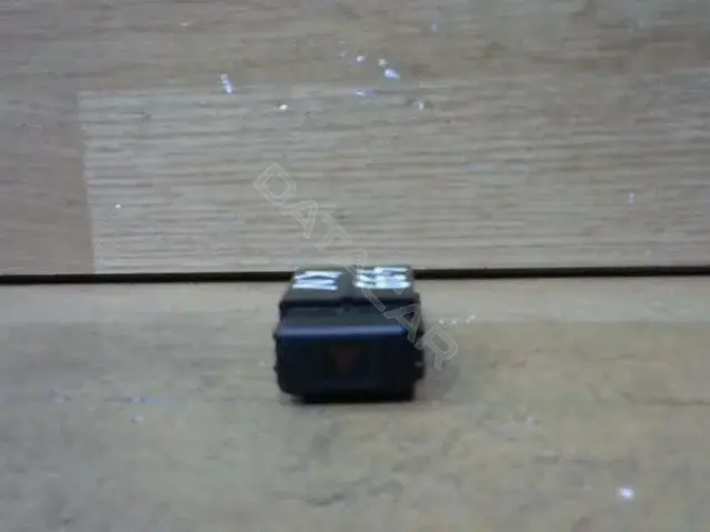 Кнопка аварийки TR8903DOT