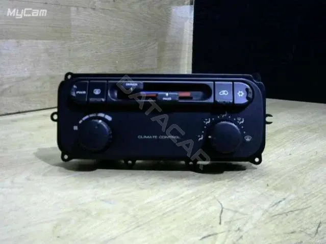 Блок управления климат-контролем 05005002AF 27002904D1