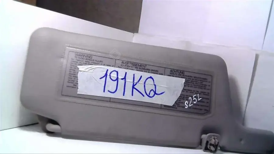 Козырек солнцезащитный 191KQ