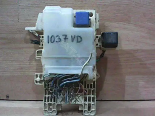 Блок предохранителей 1037VD