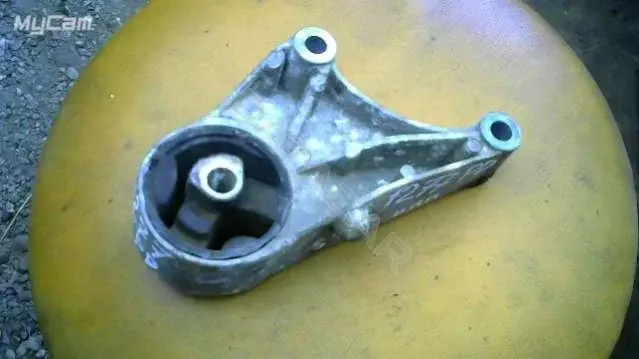 Подушка КПП GM