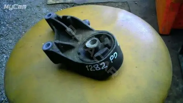 Подушка КПП GM