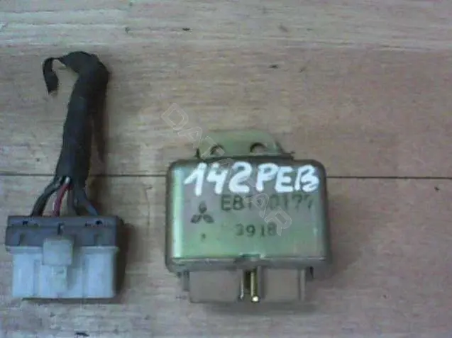 Реле топливного насоса e8t00177