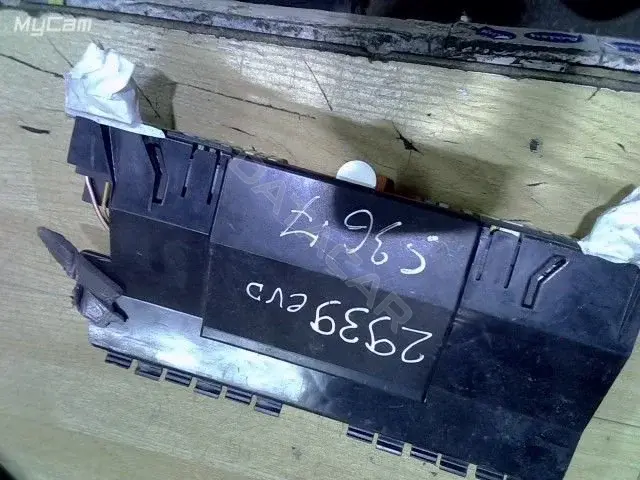 Блок предохранителей 511681869139