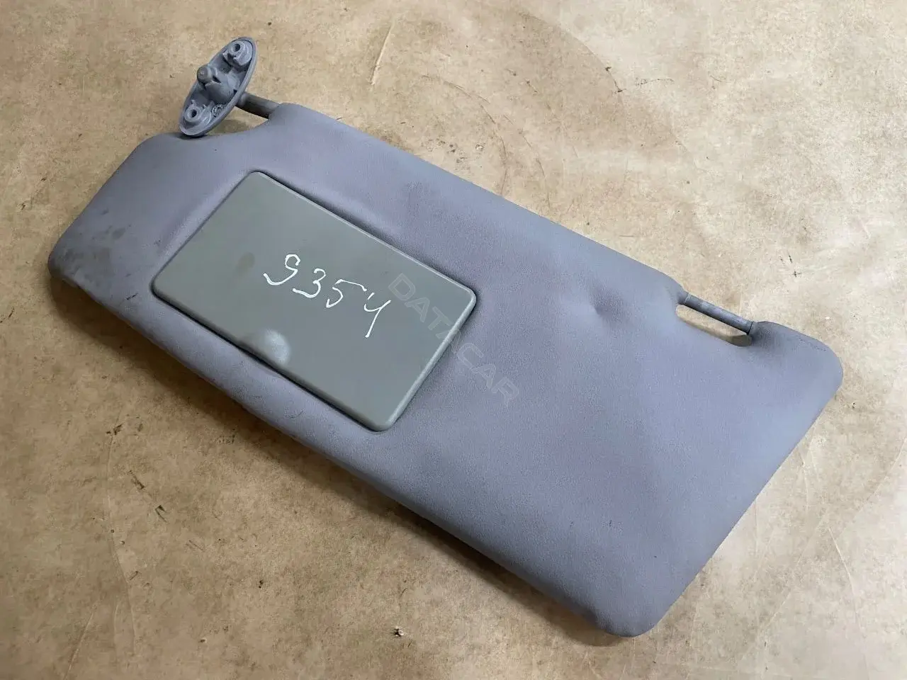 Козырек солнцезащитный 542KQ