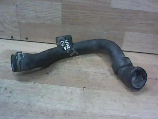 Патрубки системы охлаждения 8D0121101AD
