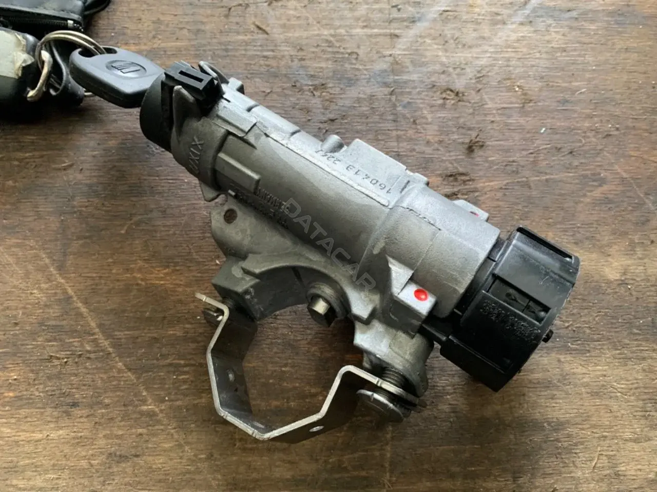 Замок зажигания 6R0905851D