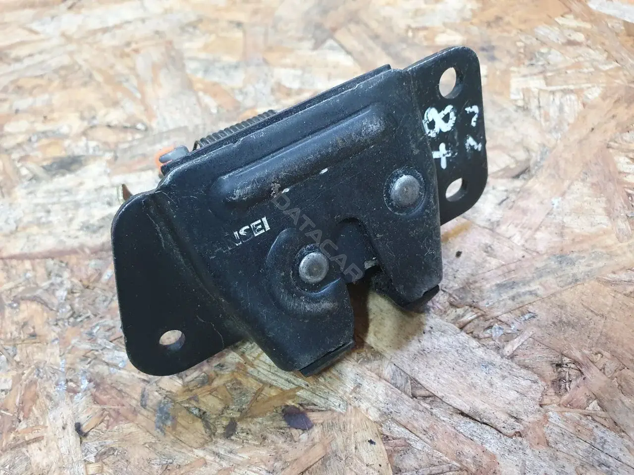 Замок крышки багажника 78ZJ