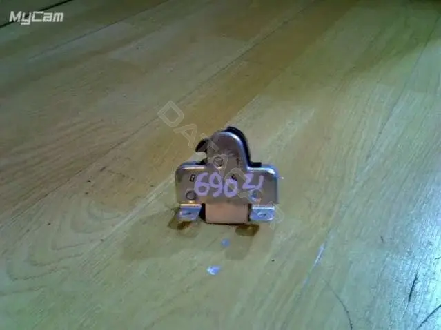 Замок крышки багажника 690ZJ