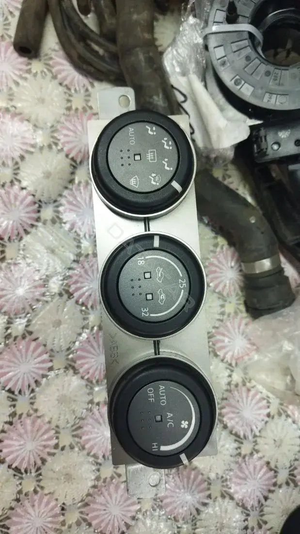 Блок управления климат-контролем 27500EQ410