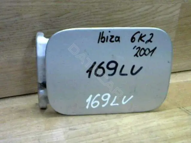 Крышка лючка топливного бака 169LU