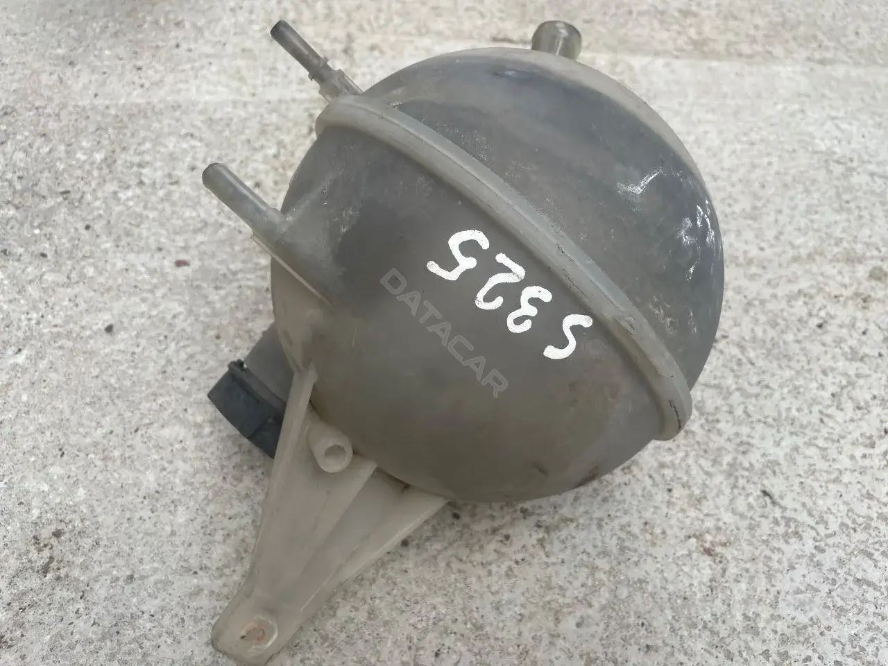 Расширительный бачок 6C118K218AC
