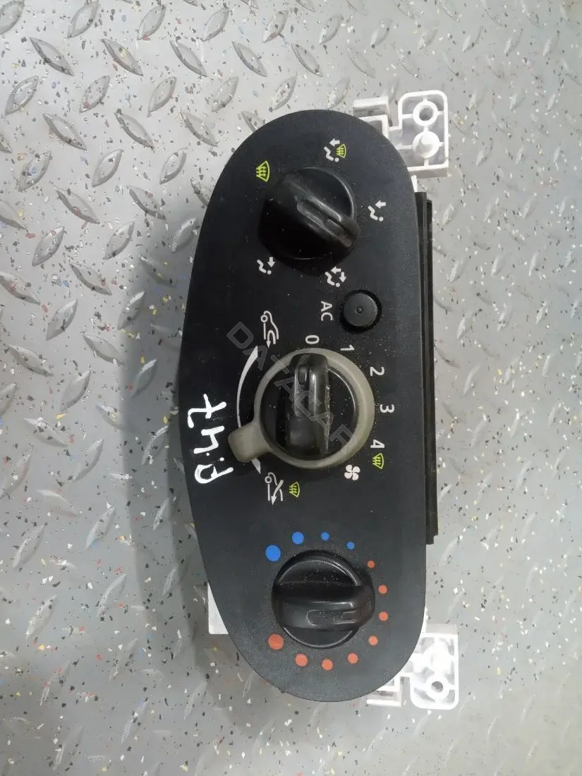Блок управления климат-контролем T1001639U