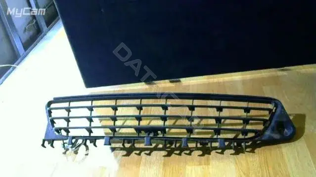 Решетка бампера / заглушка GM 13100588 0551004542