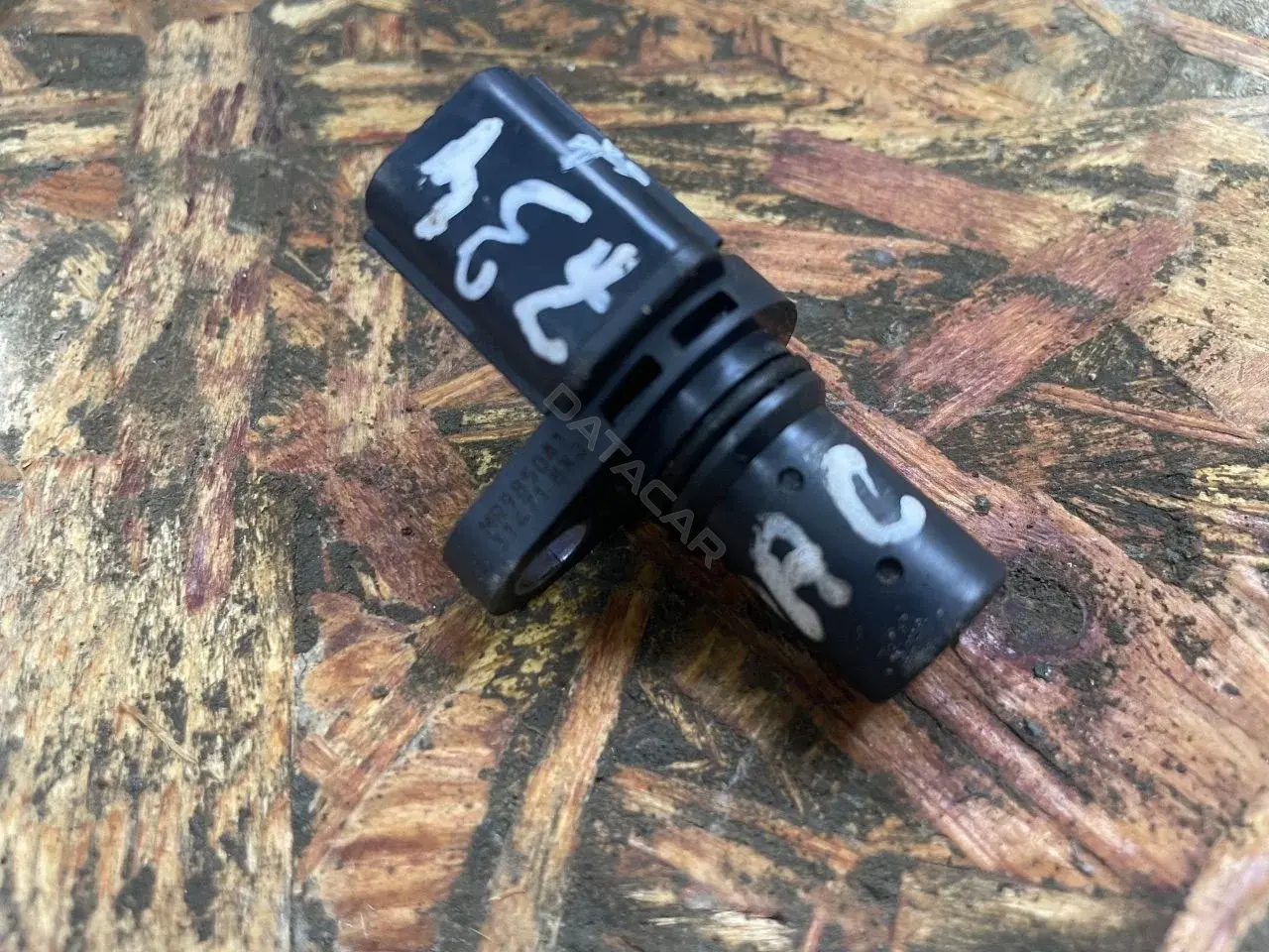Датчик распредвала MR985041