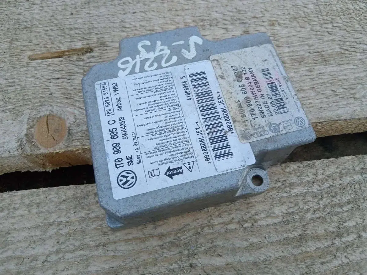 Блок управления подушками безопасности 1T0909605C
