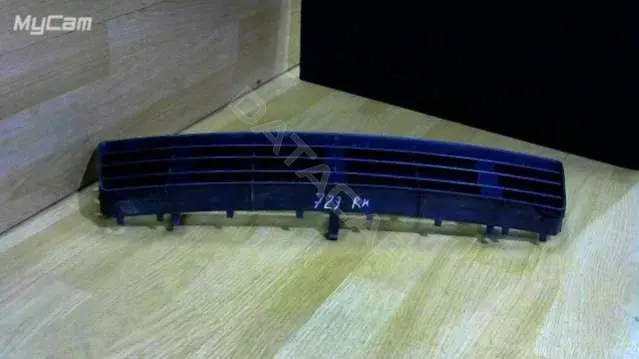 Решетка бампера / заглушка 4BO807683F