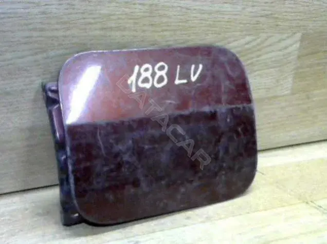 Крышка лючка топливного бака 188LU