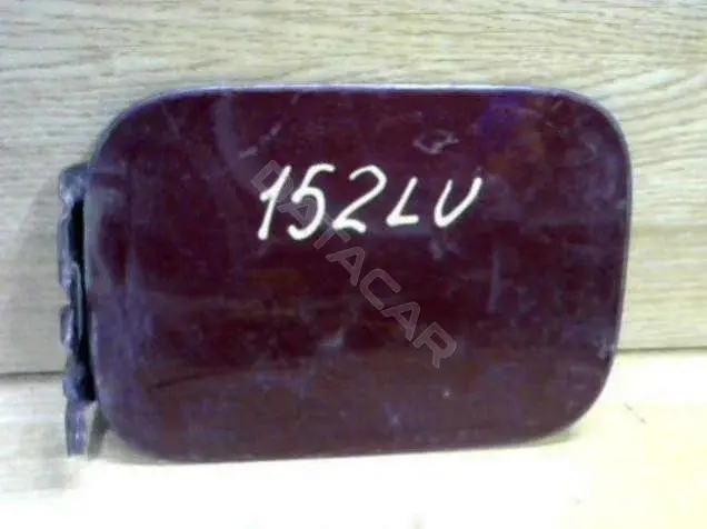 Крышка лючка топливного бака 152LU