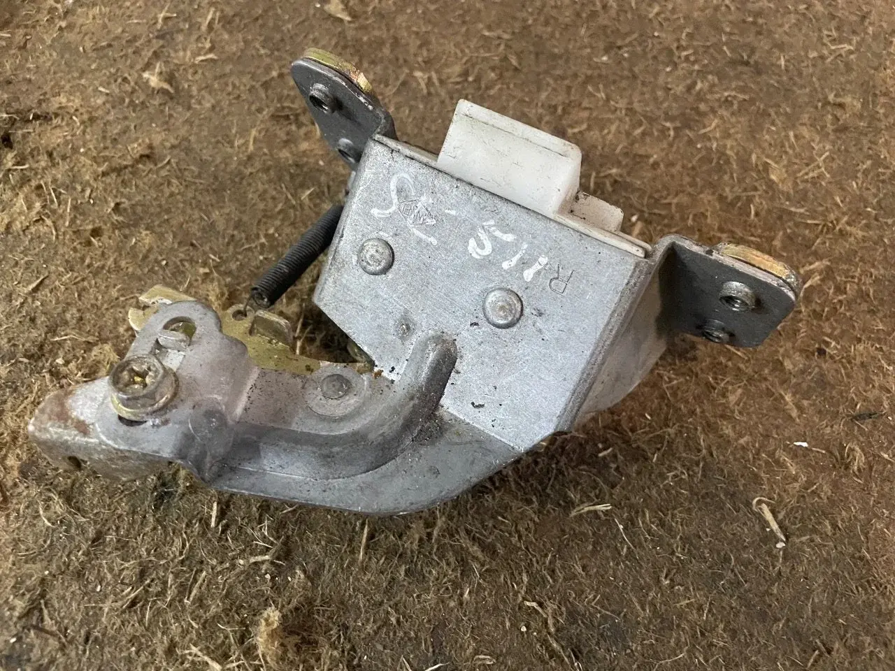 Замок крышки багажника 734EZJ