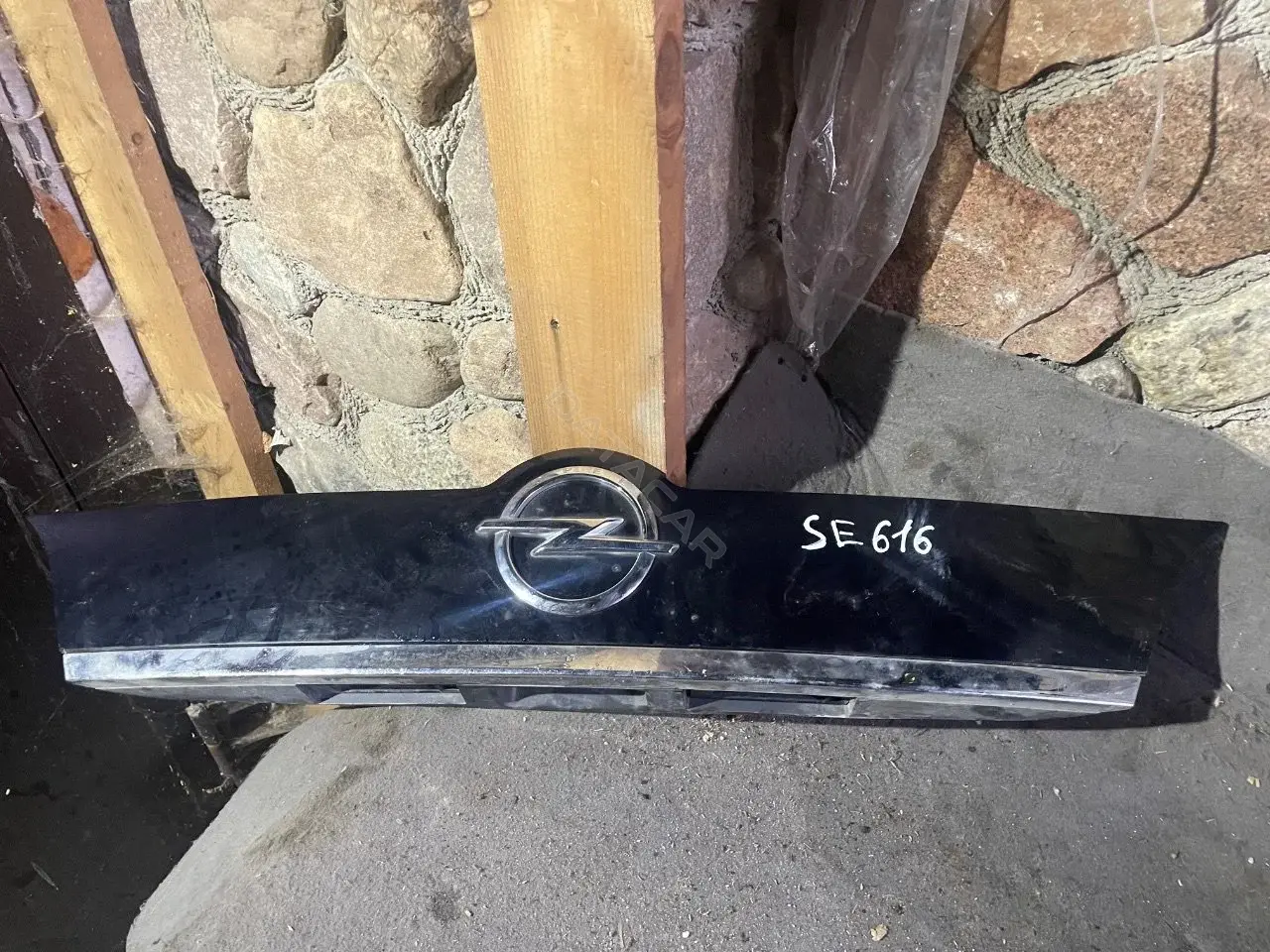 Накладка крышки багажника 13268683, 13268754, 13306714
