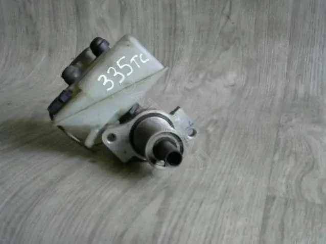 Главный тормозной цилиндр 335TC