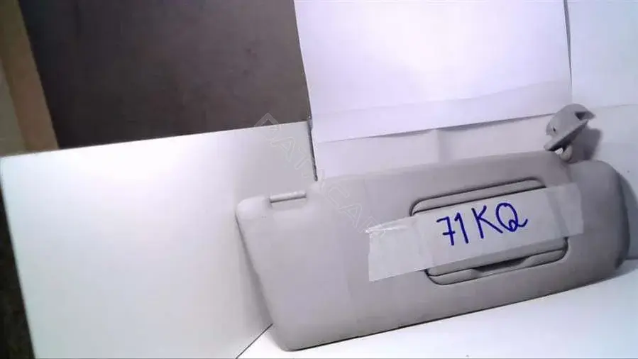 Козырек солнцезащитный 71KQ