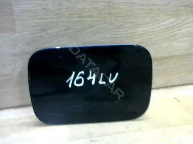Крышка лючка топливного бака 164LU