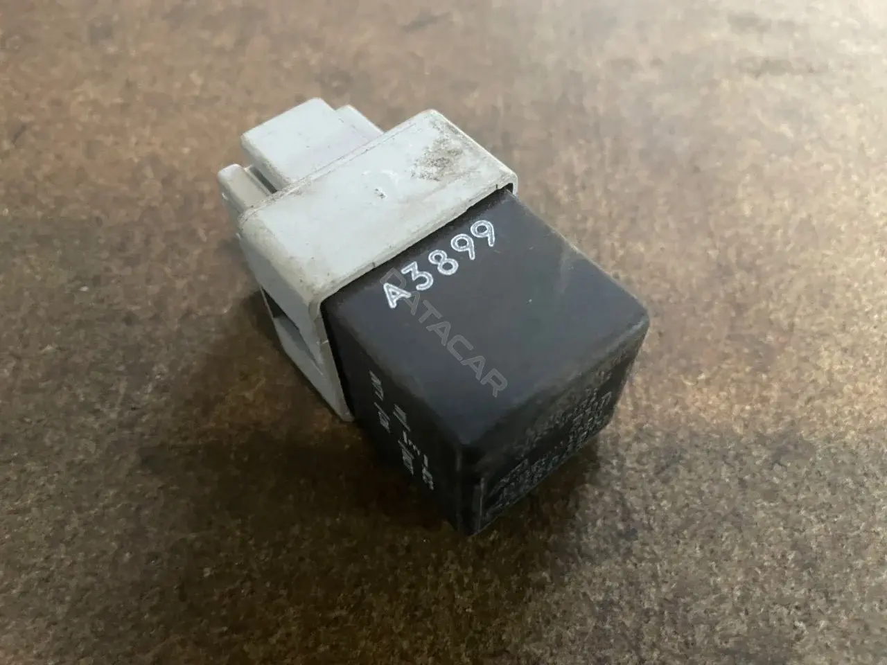 Реле стеклоочистителя MB953394